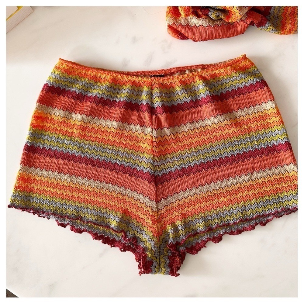NWOT Only Hearts Kingston Daisy shorts Orange Green Size large